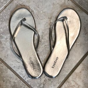 Bebe Silver Flip Flop Size 9